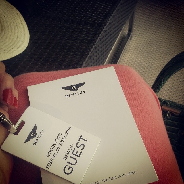 926235_261738277366962_939488370_n